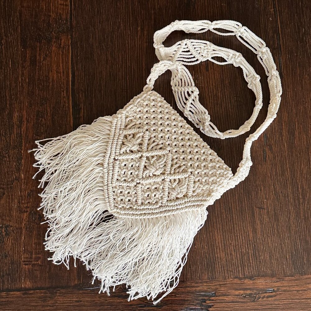 Handmade Boho Cream Macrame Crossbody Purse - Festival Ready Fringe Detail - Picture 4 of 10